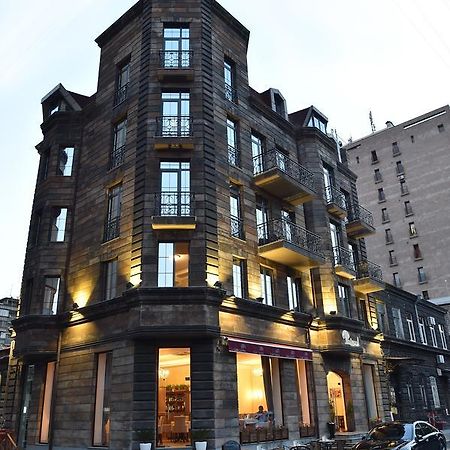 יירבאן Boulevard Hotel מראה חיצוני תמונה