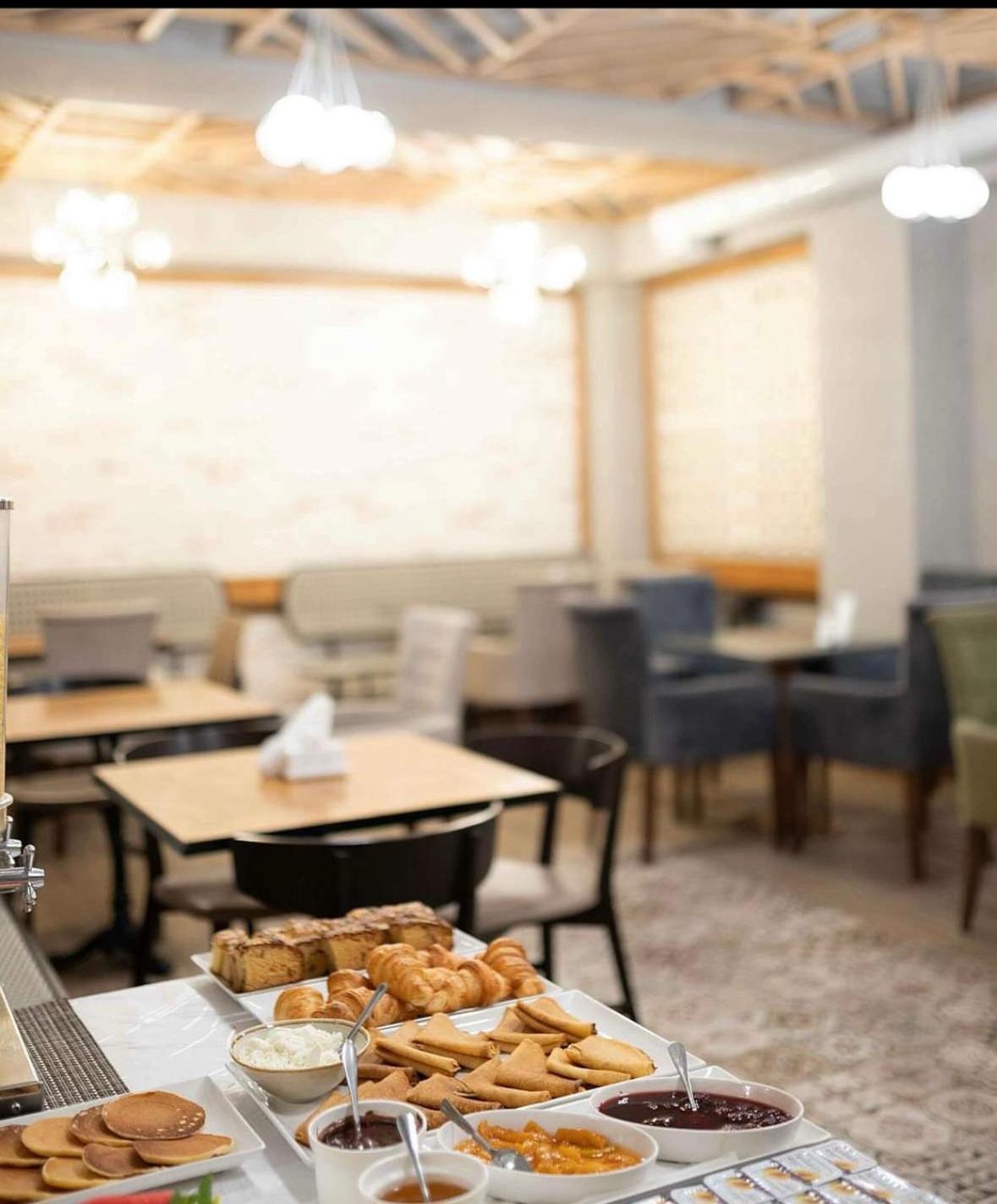 יירבאן Boulevard Hotel מראה חיצוני תמונה