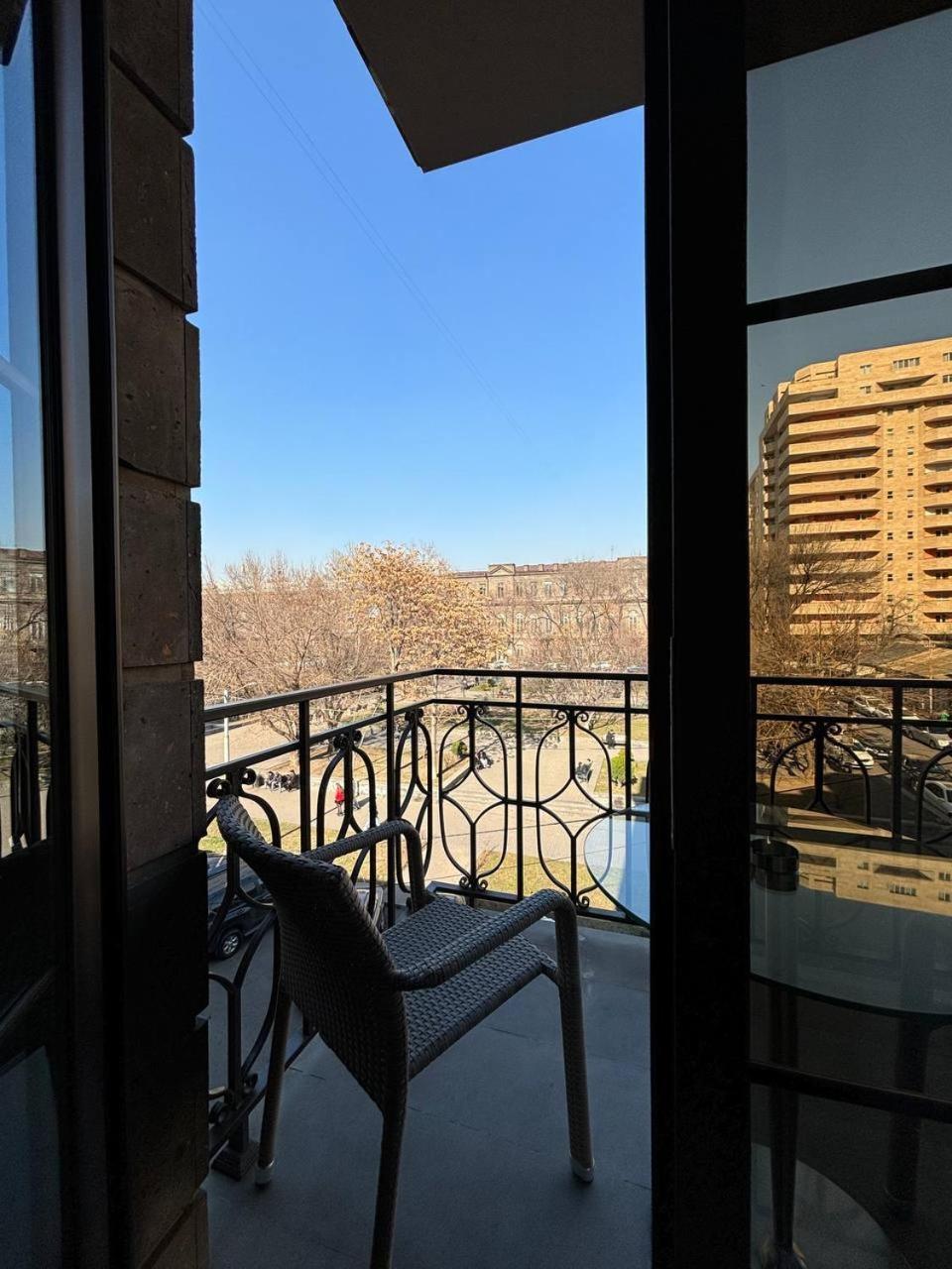 יירבאן Boulevard Hotel מראה חיצוני תמונה