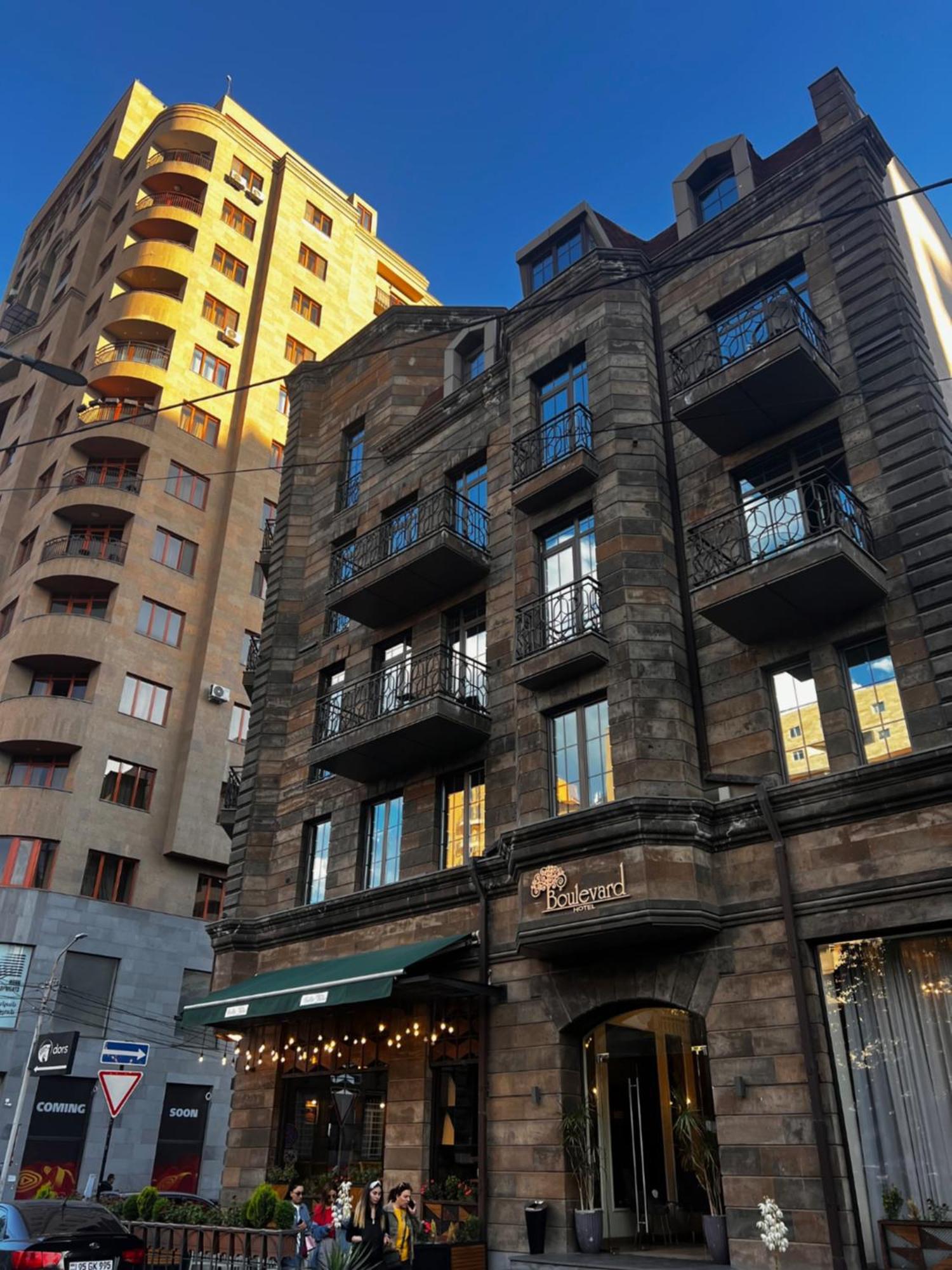 יירבאן Boulevard Hotel מראה חיצוני תמונה