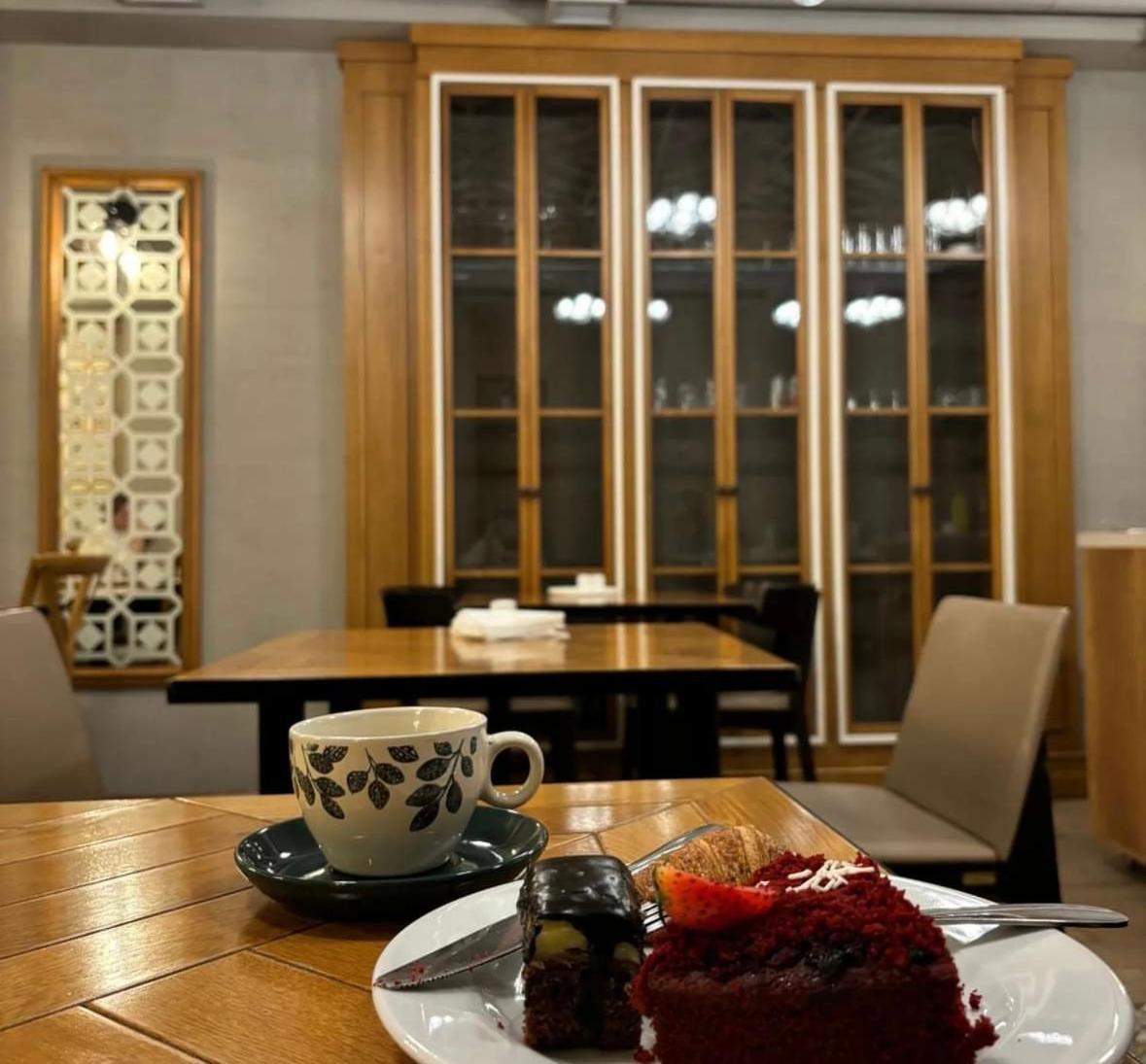יירבאן Boulevard Hotel מראה חיצוני תמונה